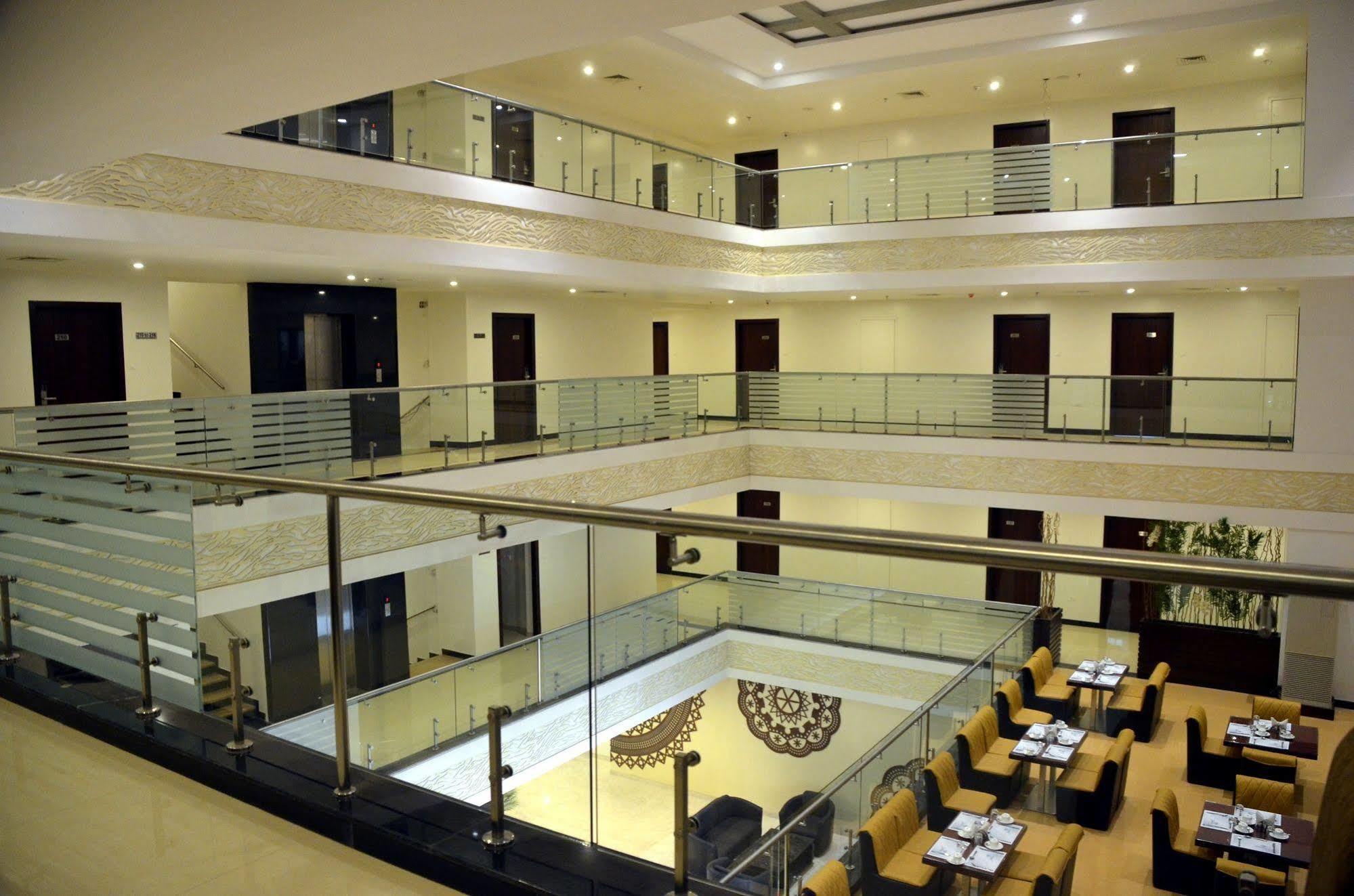 Solitaire Hotel Raipur  Exterior photo